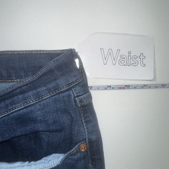 Levi’s Women’s Boyfriend Jeans Size 31 Blue Distressed Denim - Picture 7 of 9